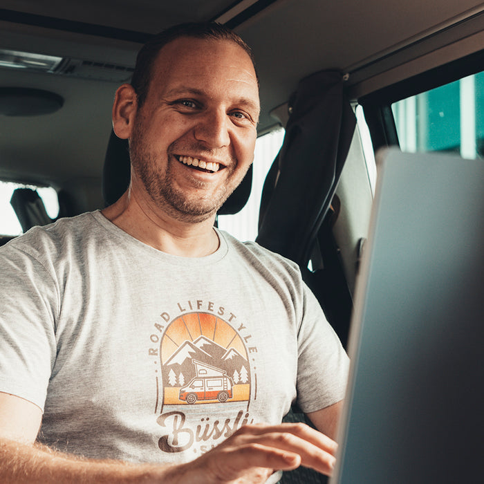 In viaggio con David del team 🚐 Büssli