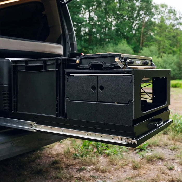 Cucina spaziale di SpaceCamper MODULAR per VW T7