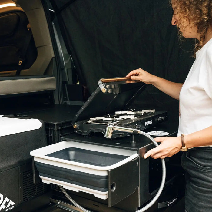 Cucina spaziale di SpaceCamper MODULAR per VW T7